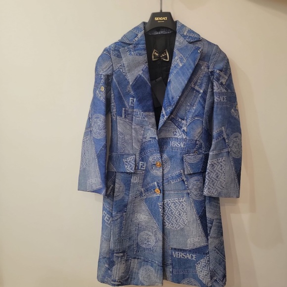 Rare Runway Fendace Medusa head Zucca monogram Denim Jacket faux fur attachment - Picture 9 of 16